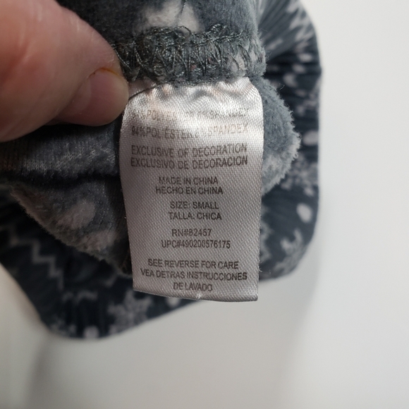 Disney mickey ears snowflakes gray fleece pajama set size small - Picture 7 of 9